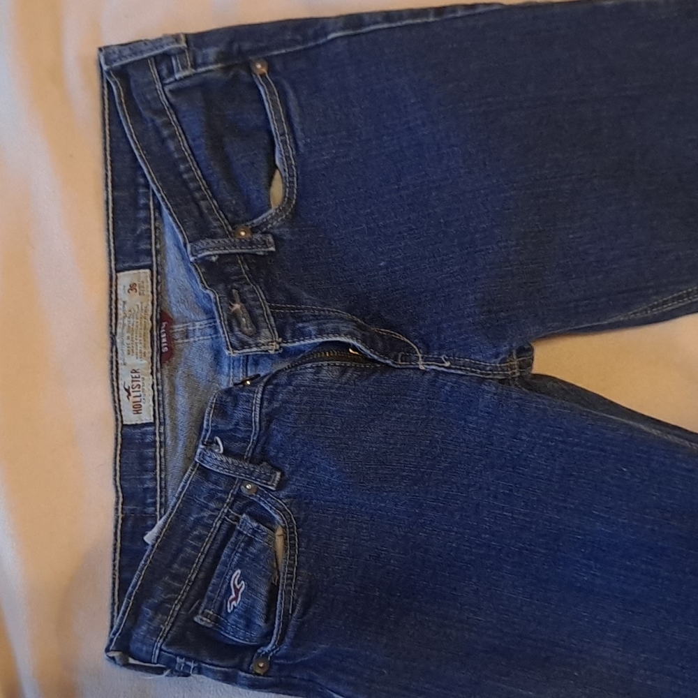 Hollister Strait Leg Stretch Size 3 Jean's